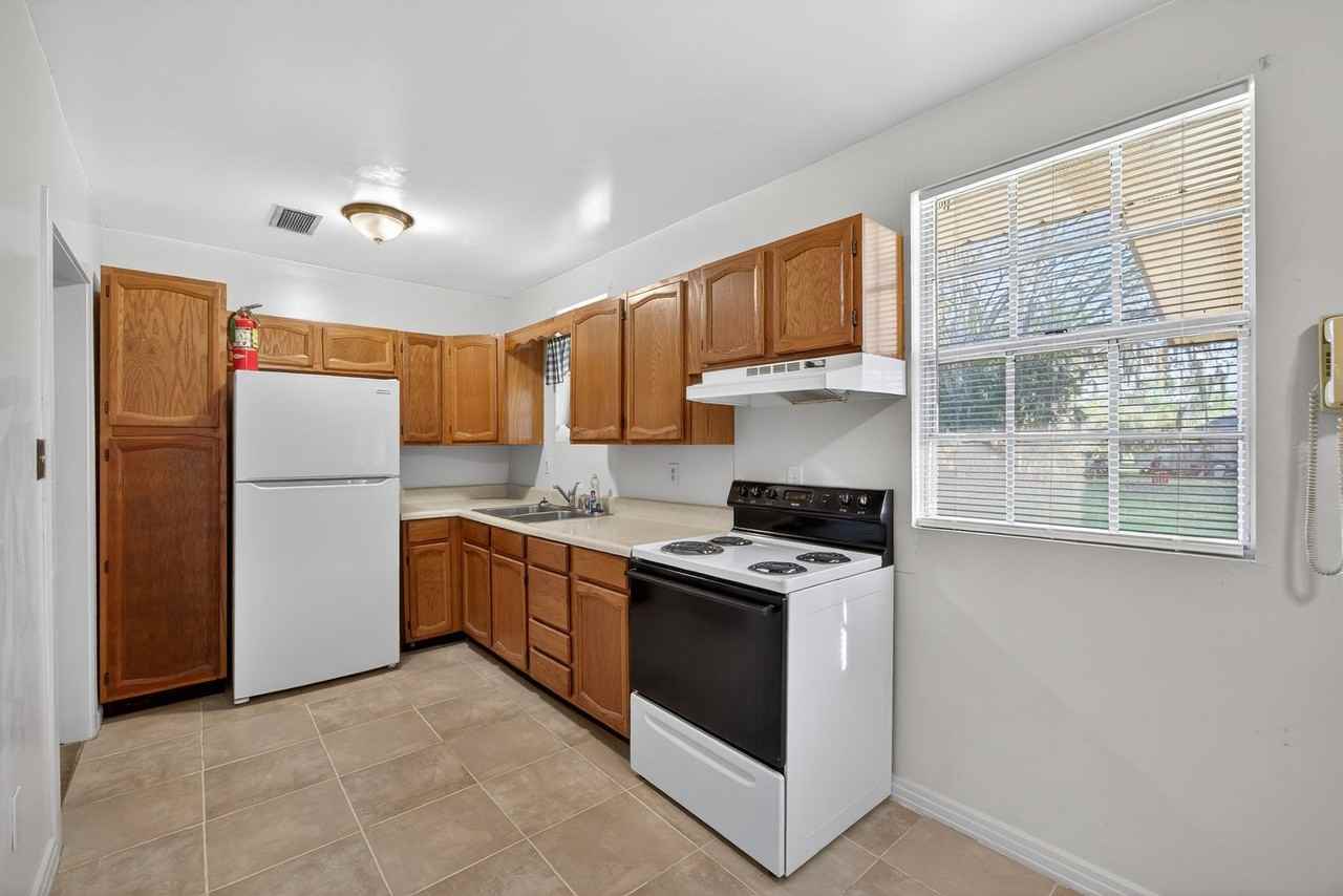 8900 Crystal Springs Rd - Photo 7 of 28