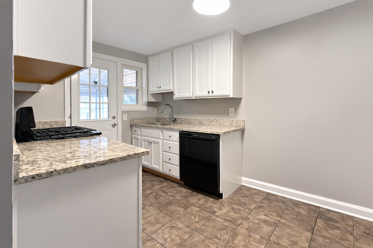 1005 Kayden Ln - Photo 5 of 13