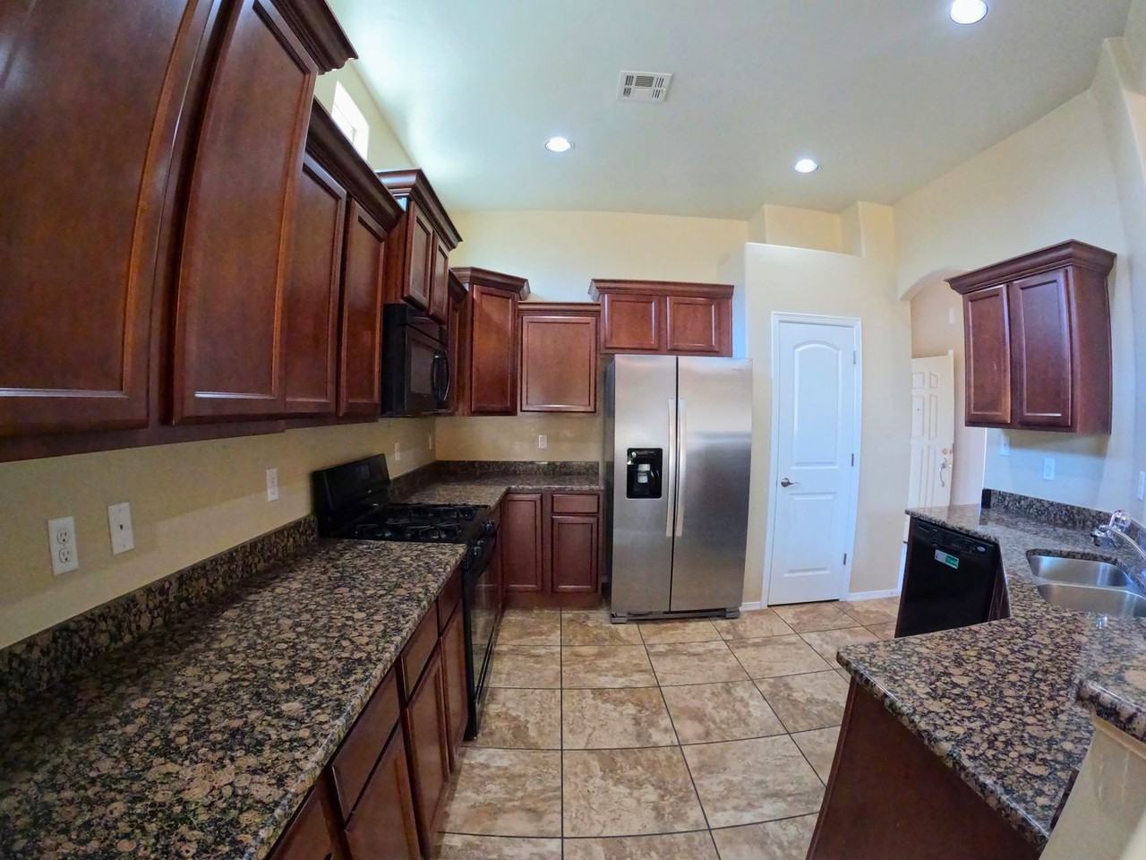 7518 Sierra Bella Pl - Photo 6 of 32