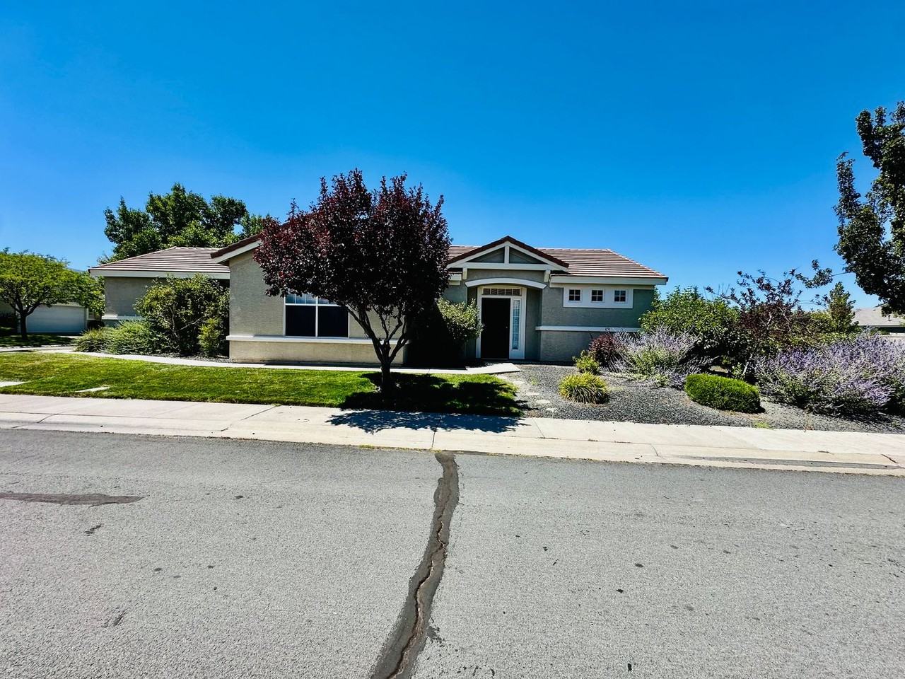 10427 Chadwell Dr - Photo 2 of 27