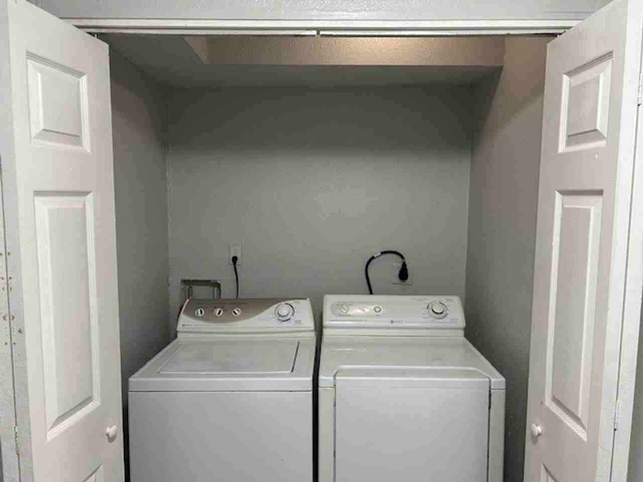 1449 Proescher St - Photo 2 of 12