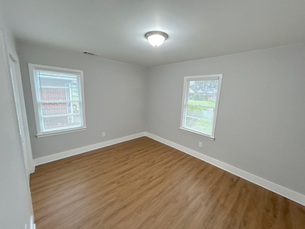 1326 Whitewater Rd - Photo 5 of 18