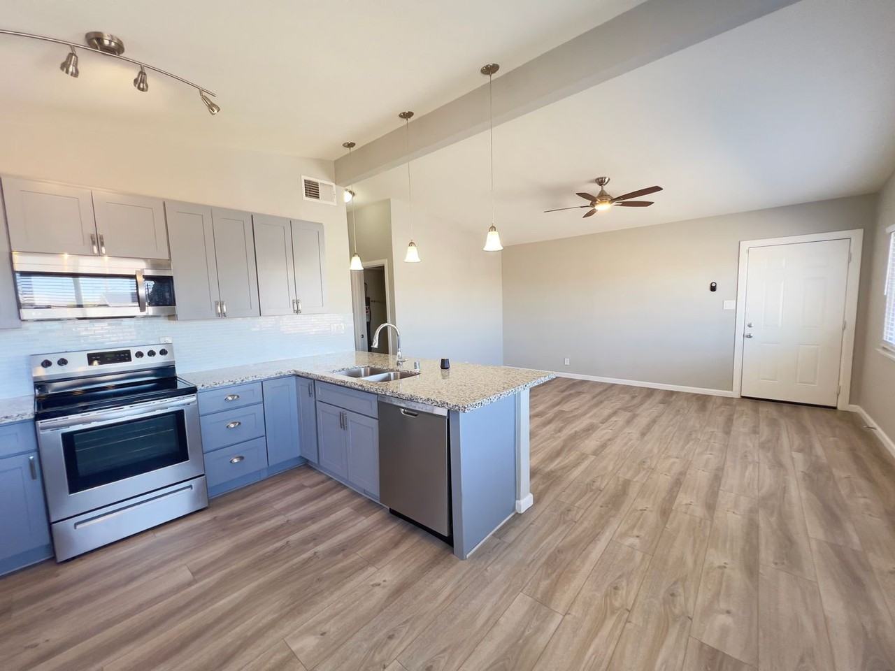 103 Maple St - Photo 3 of 30