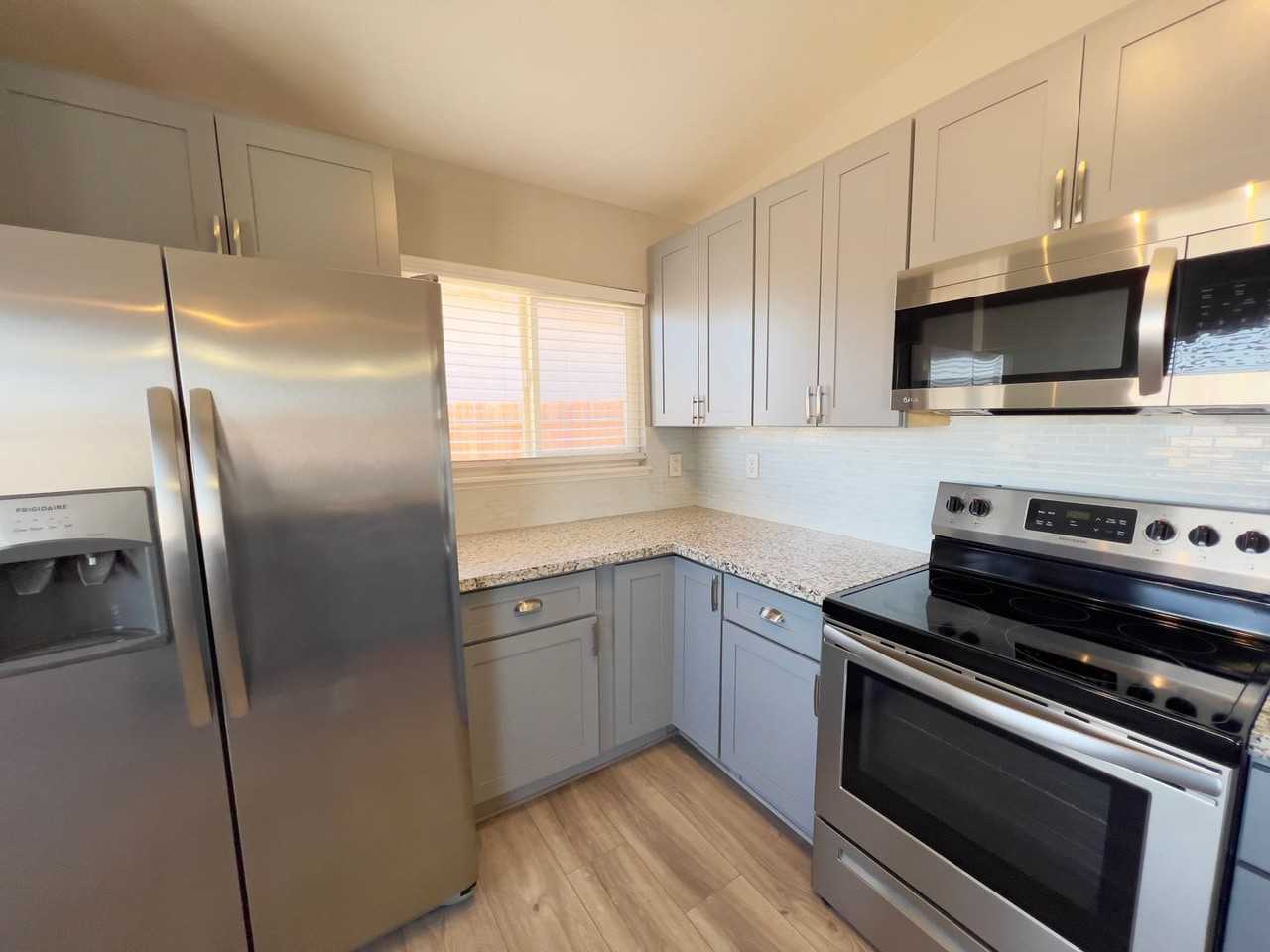 103 Maple St - Photo 4 of 30