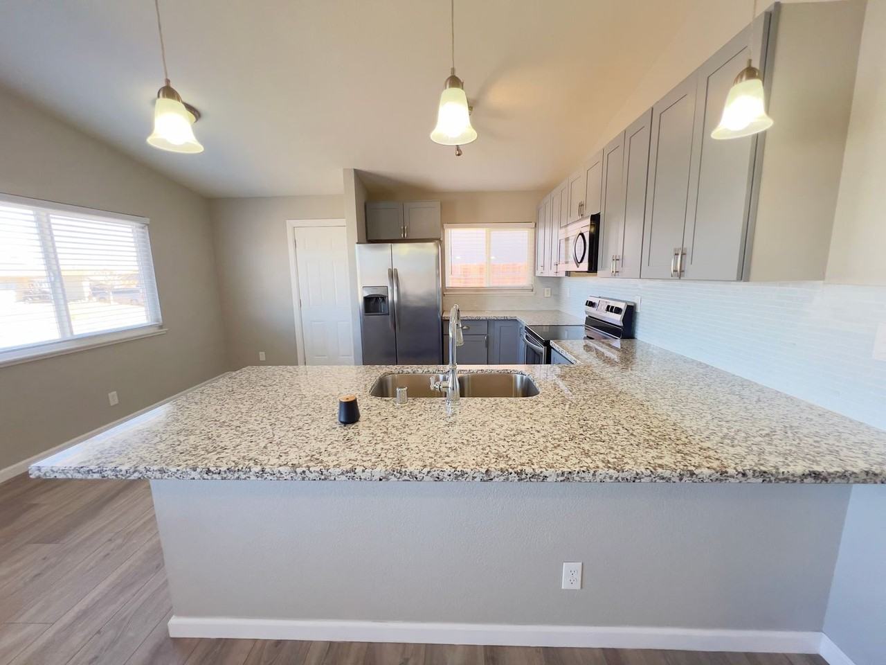 103 Maple St - Photo 5 of 30