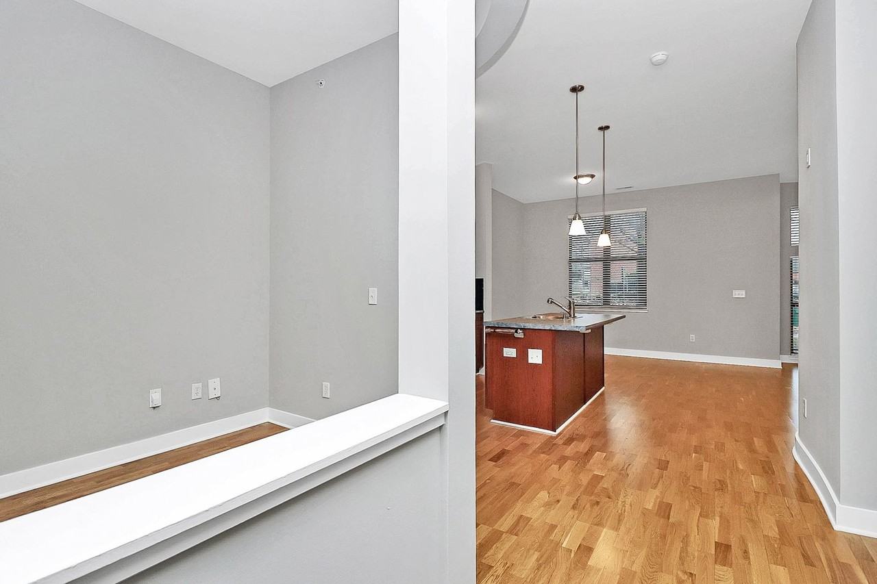 712 N Davidson St - Photo 4 of 30