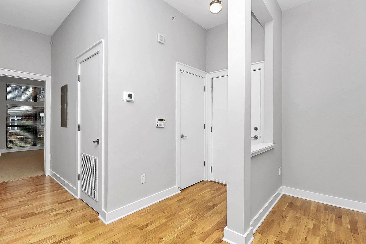 712 N Davidson St - Photo 5 of 30