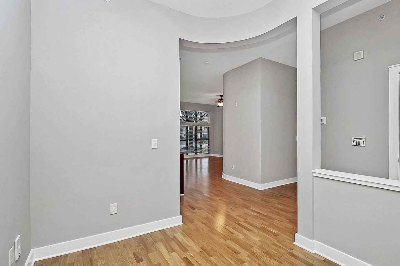 712 N Davidson St - Photo 7 of 30