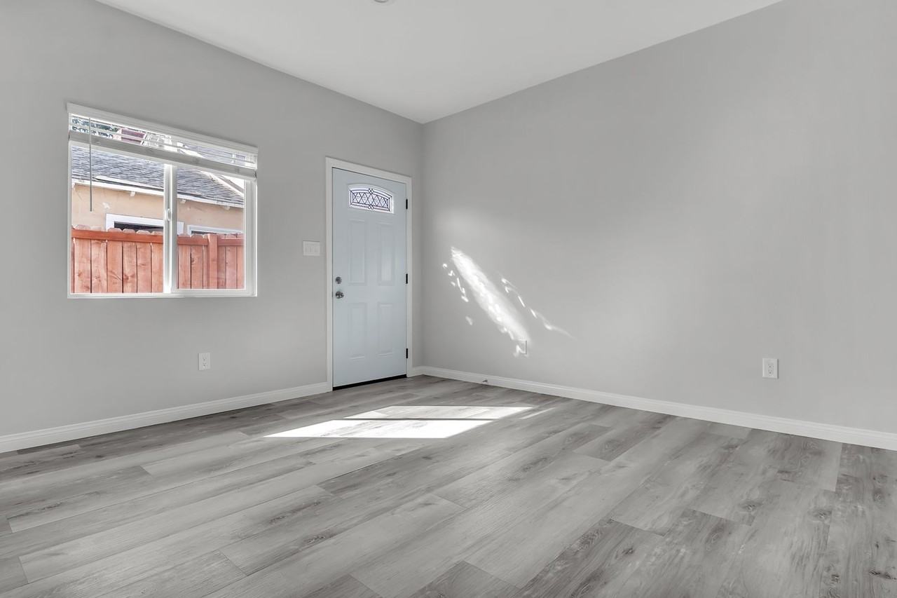 1437 Arroyo Ave - Photo 5 of 21