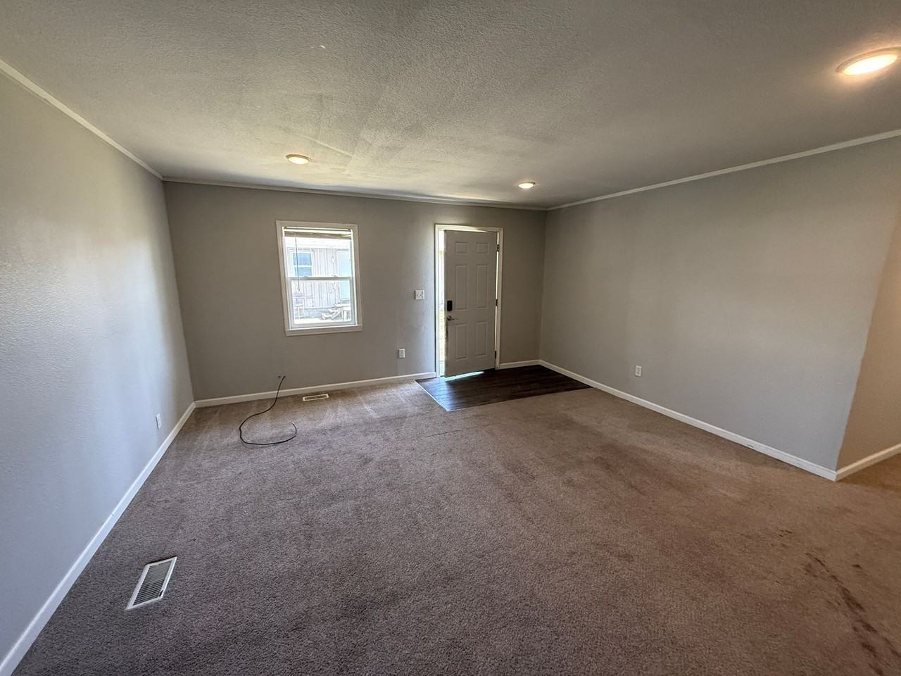 106 9th St #1 - Photo 2 of 8