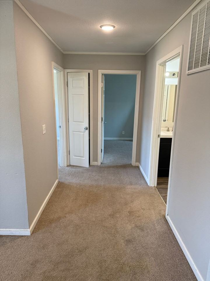 106 9th St #1 - Photo 4 of 8