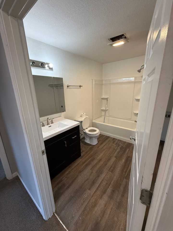 106 9th St #1 - Photo 6 of 8