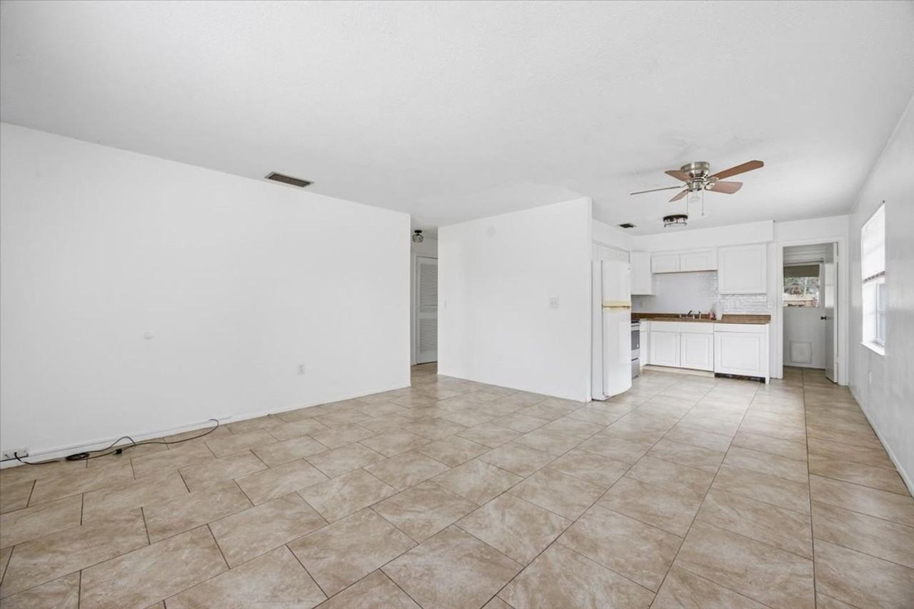 2218 Brandy Pl - Photo 3 of 24