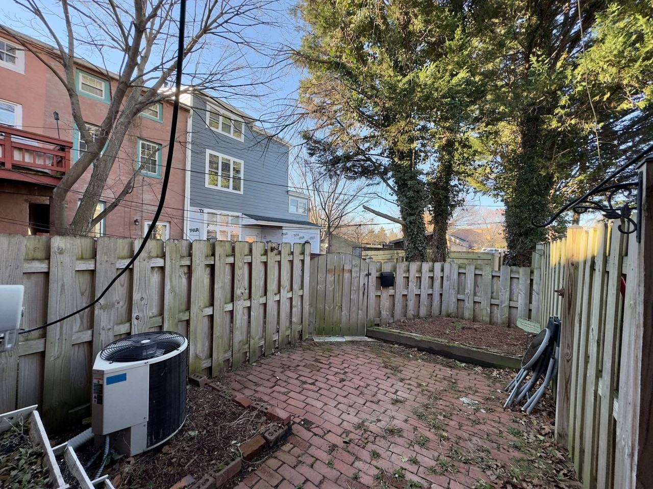 620 Warner St - Photo 7 of 18