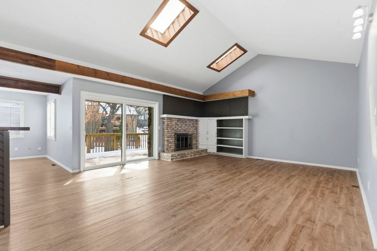 3460 E Catalpa St - Photo 5 of 37