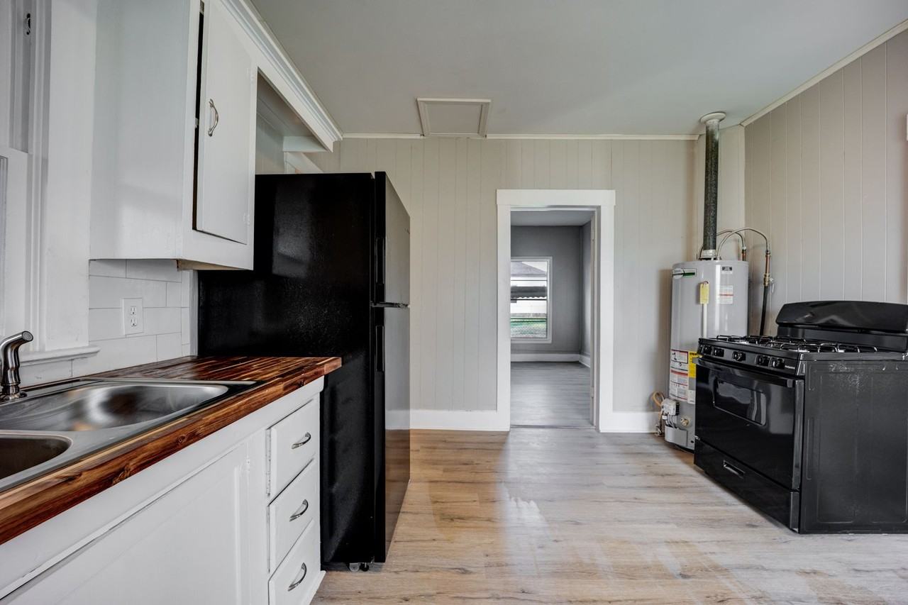 4810 S 27th St - Photo 7 of 21