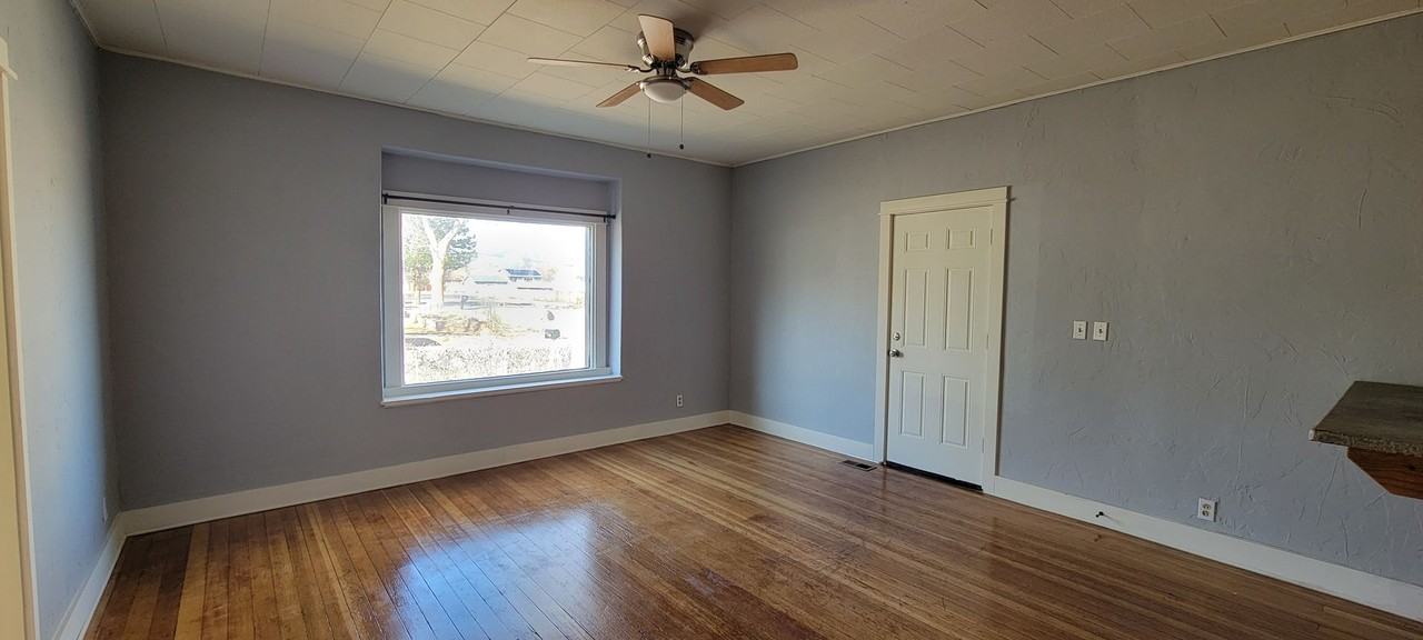 930 Barr Ave - Photo 6 of 25