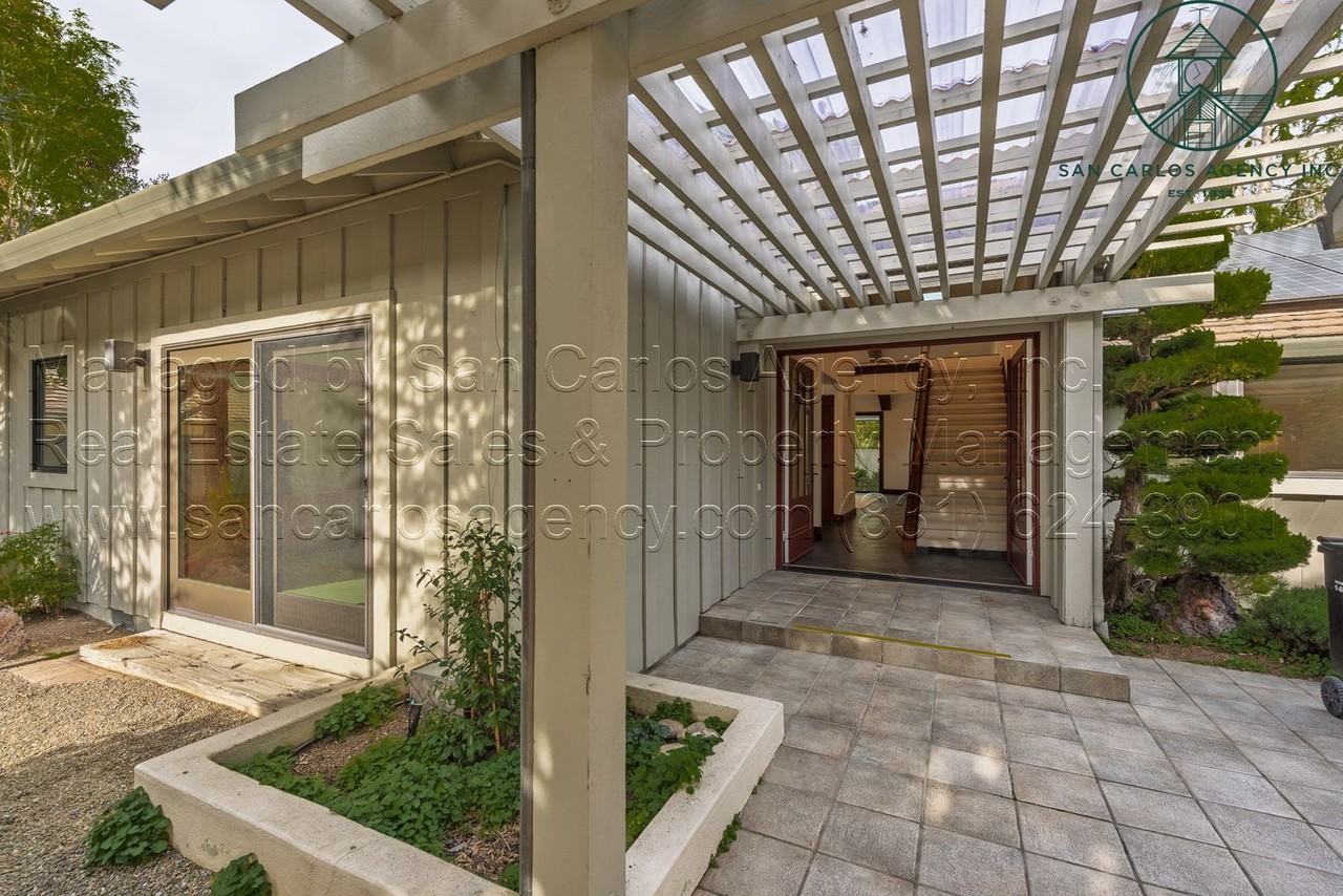 9563 Oak Ct - Photo 3 of 34