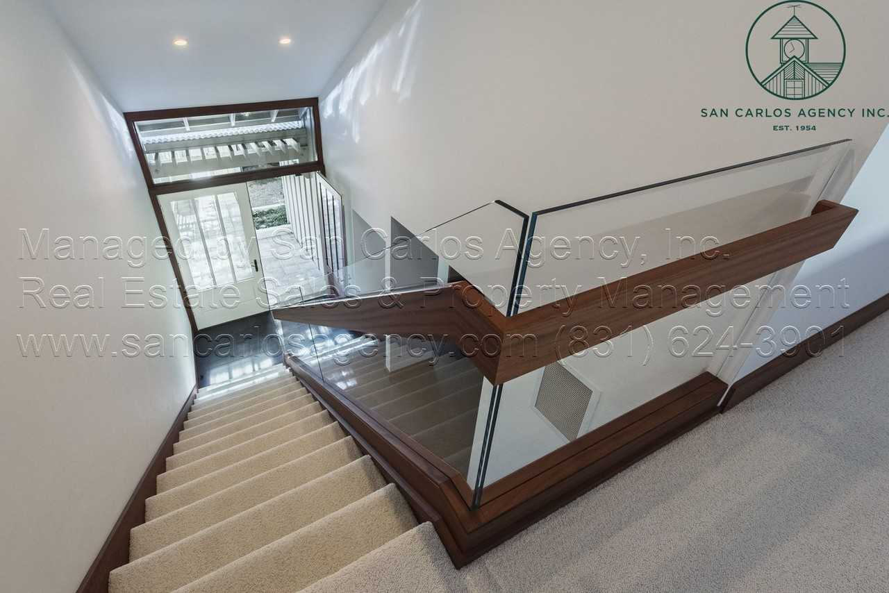 9563 Oak Ct - Photo 5 of 34