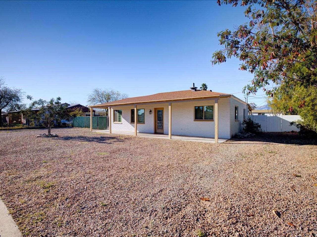 4641 E 13th St - Photo 3 of 31