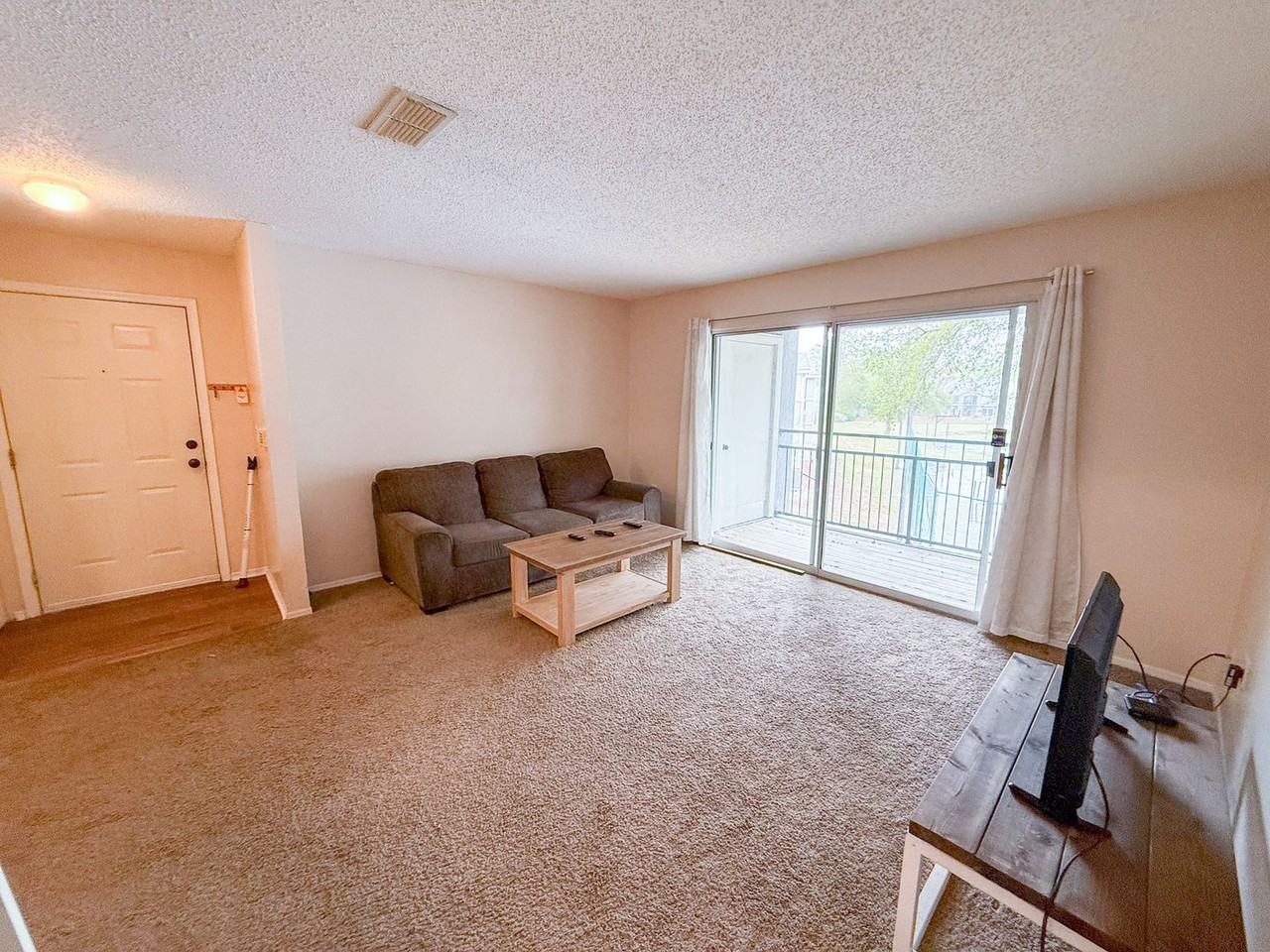 3705 Sw 27th St - Photo 3 of 27