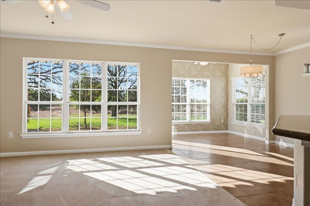 809 Whispering Wind Dr - Photo 5 of 32