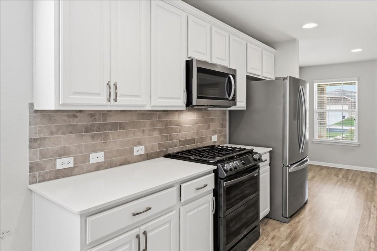 532 Hereford Ln - Photo 6 of 30