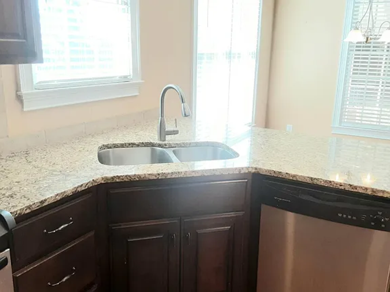 1070 Camden Park Dr - Photo 3 of 14