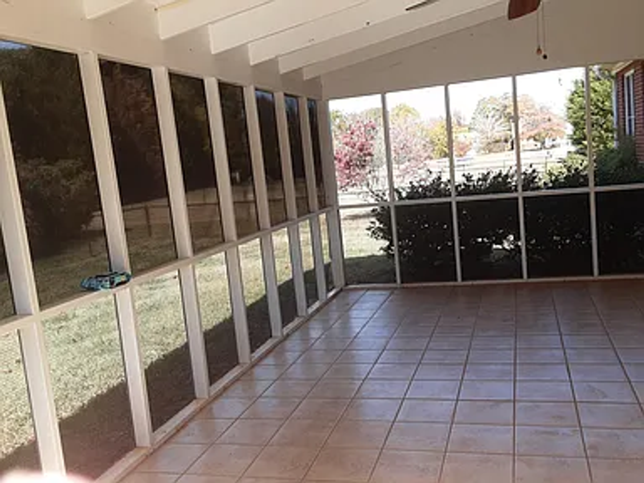 1070 Camden Park Dr - Photo 4 of 14