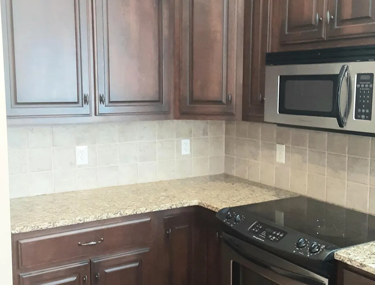 1070 Camden Park Dr - Photo 5 of 14