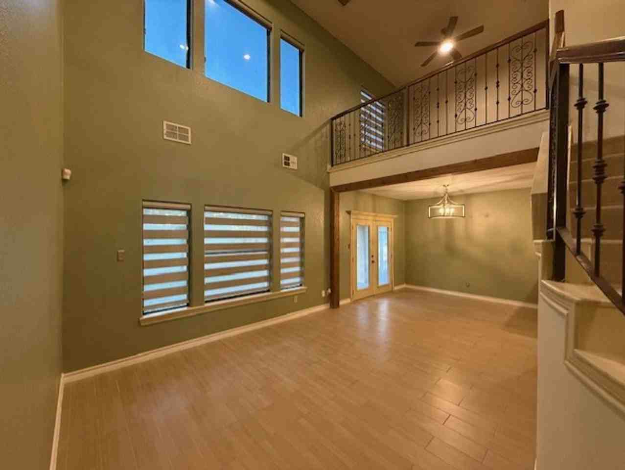 2912 Sun Dance Loop - Photo 3 of 15