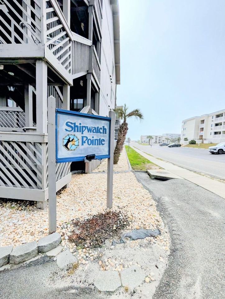 9621 Shore Dr - Photo 2 of 24