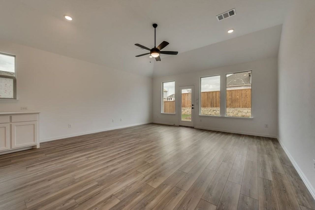 1011 Hickory Chase Ln - Photo 6 of 31