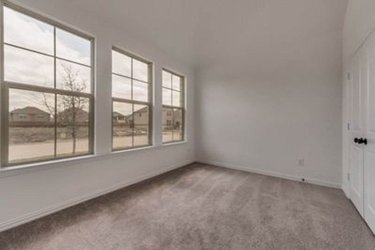 1011 Hickory Chase Ln - Photo 7 of 31