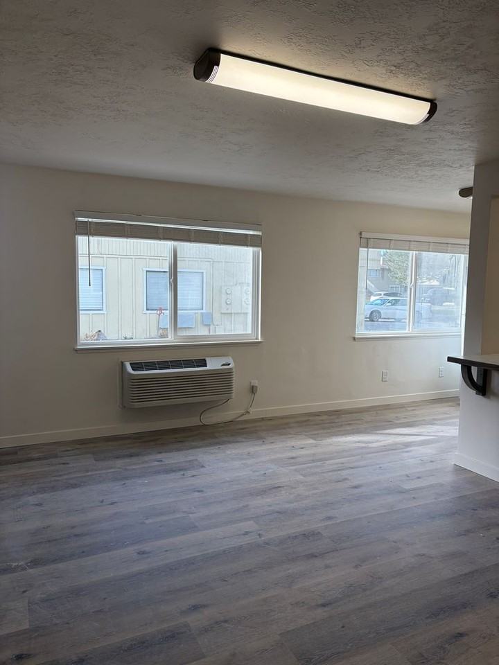 797 Meadows Dr #3 - Photo 2 of 13