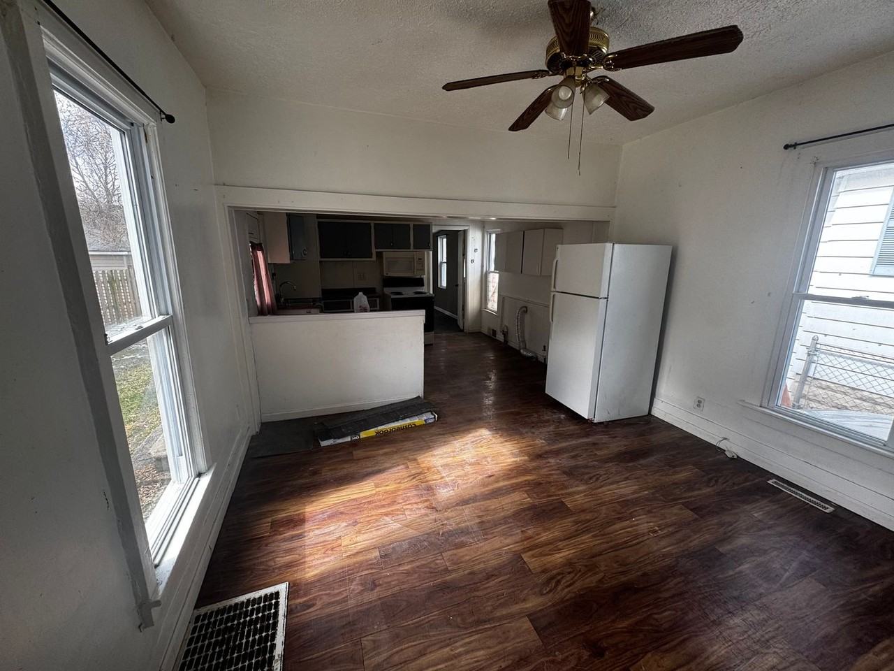 N Warner St - Photo 2 of 10