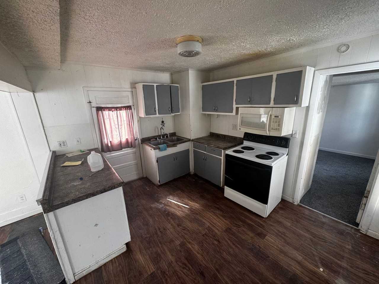 N Warner St - Photo 3 of 10