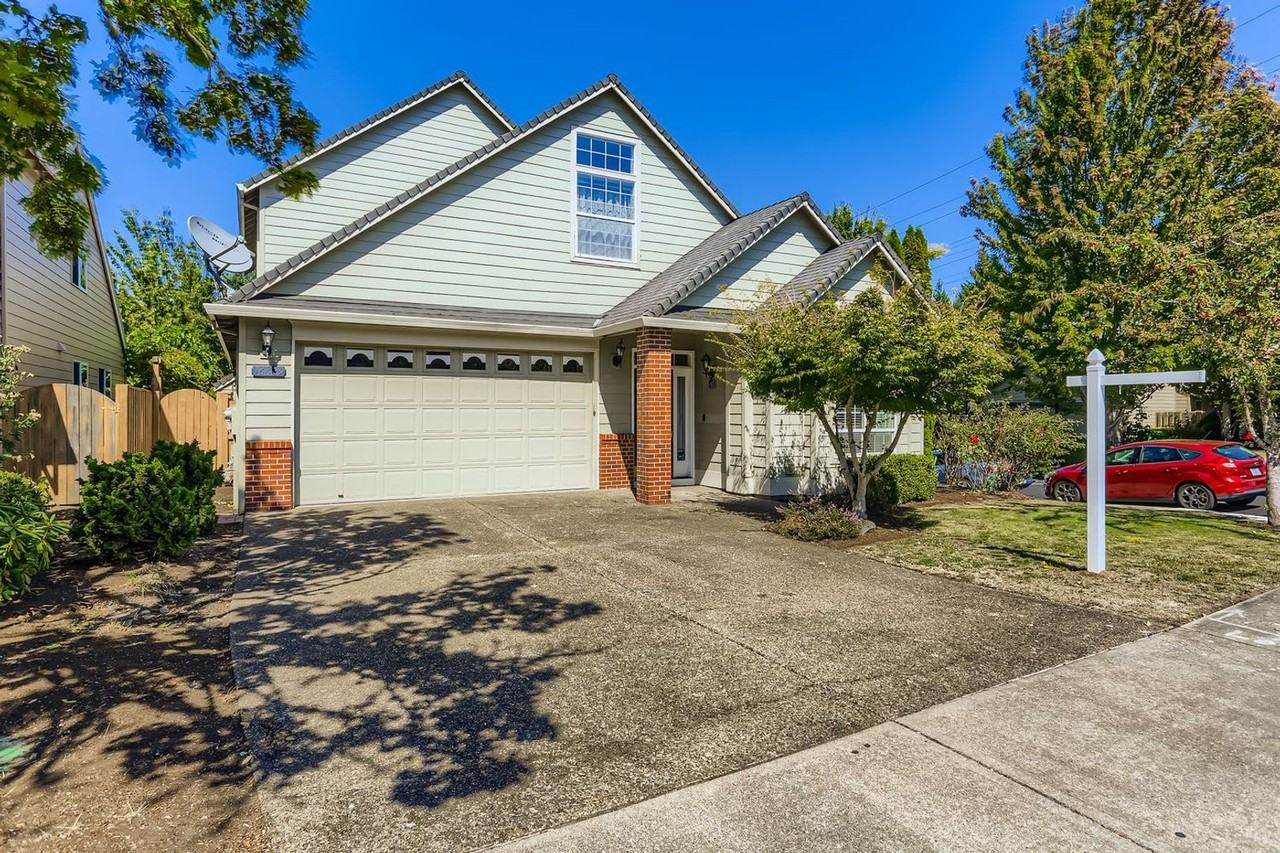 16629 Nw Countryridge Dr - Photo 2 of 40