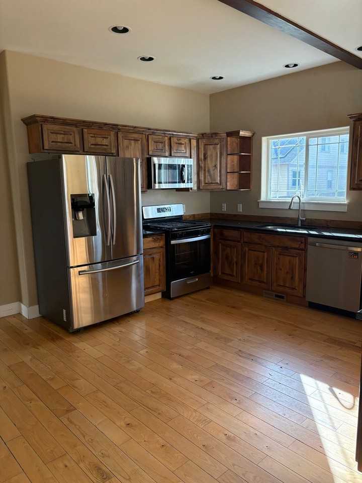 3405 S 28th Ave - Photo 3 of 11