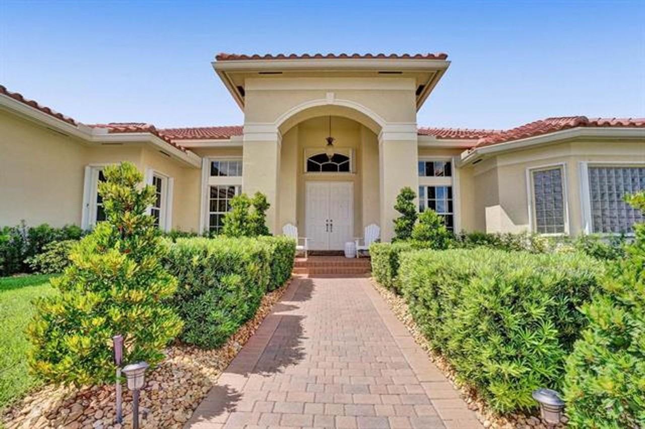 14985 Sw 38th St - Photo 2 of 50