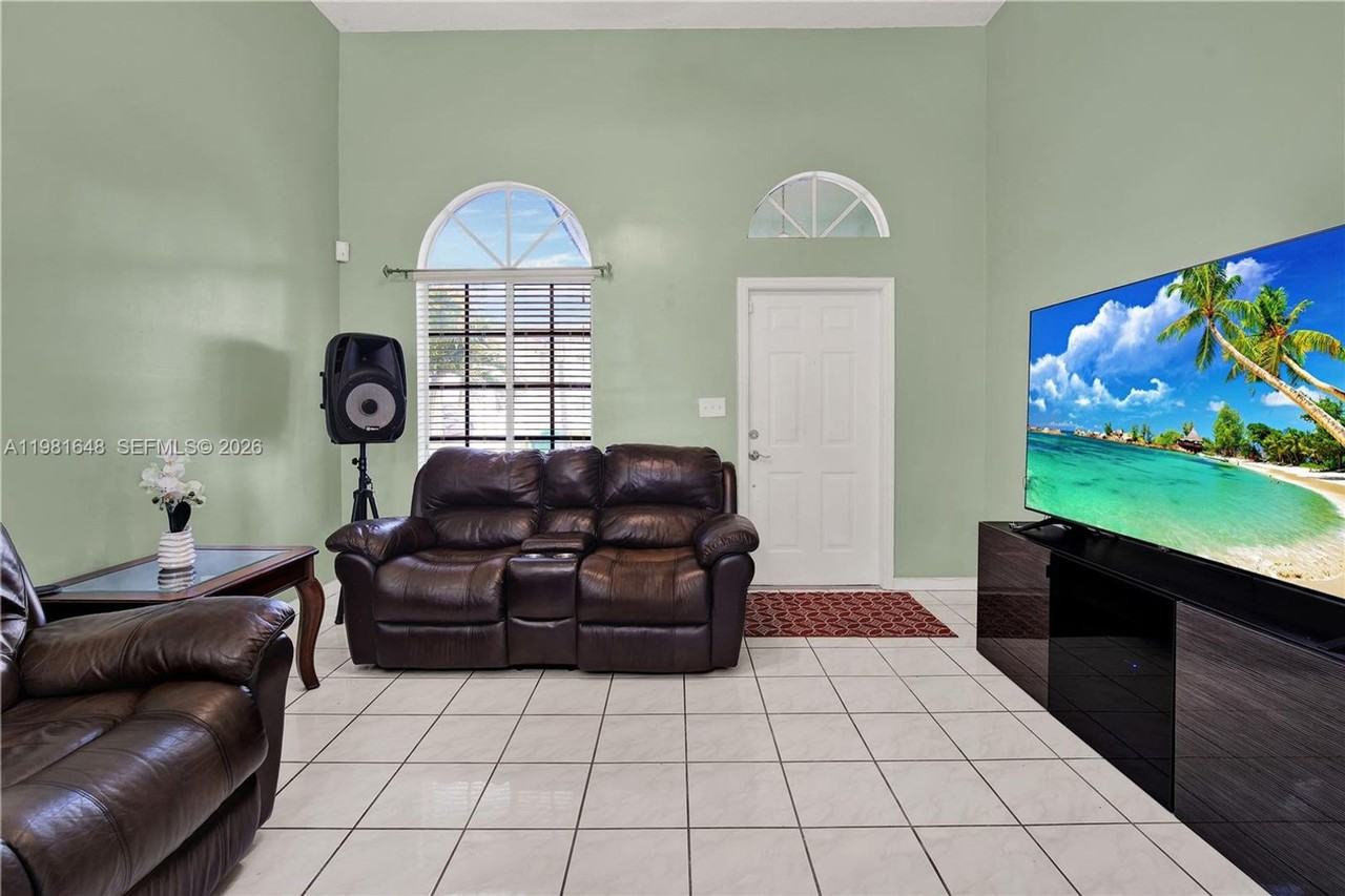 14138 Sw 164th Ter - Photo 5 of 22