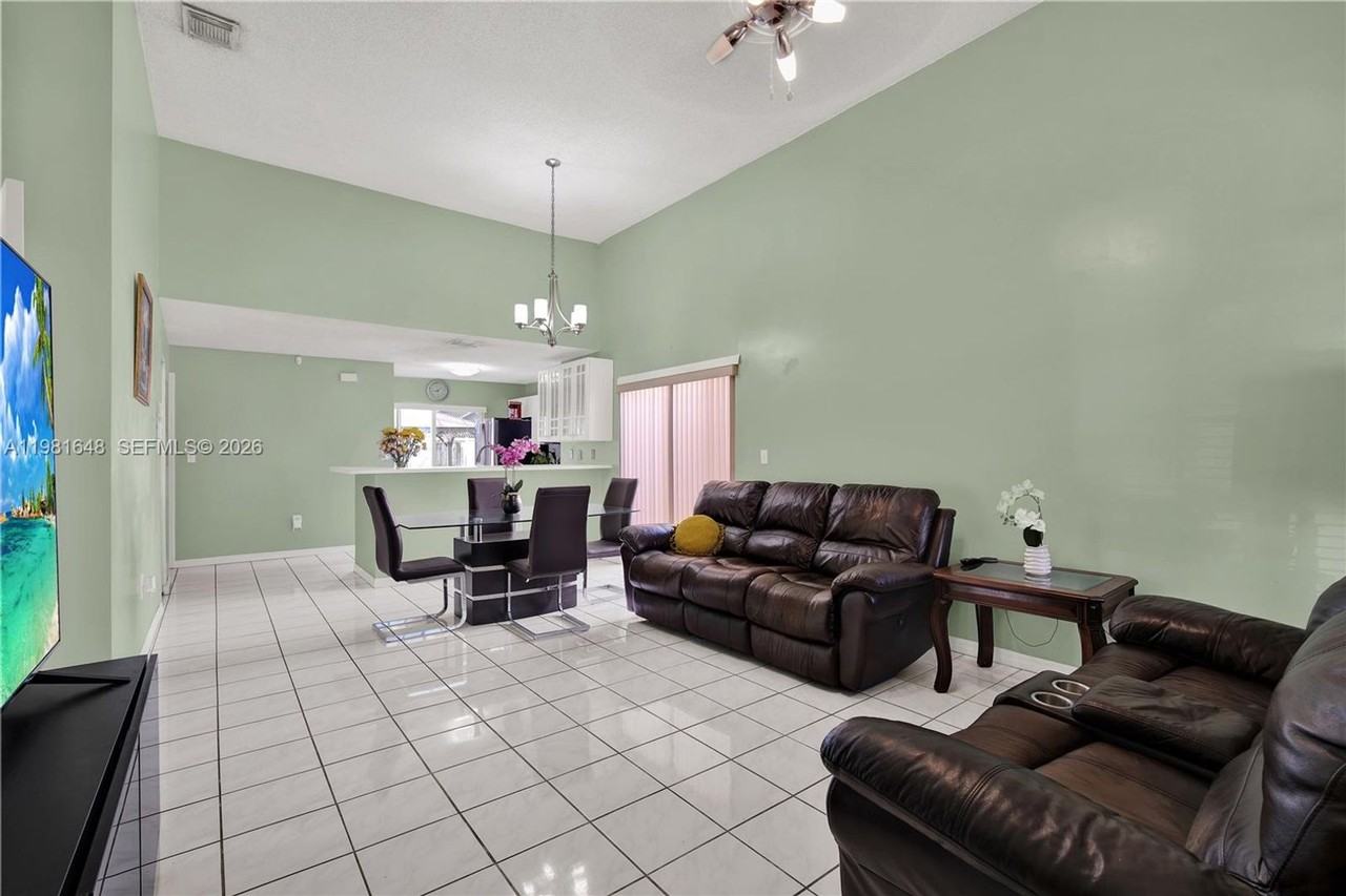 14138 Sw 164th Ter - Photo 6 of 22