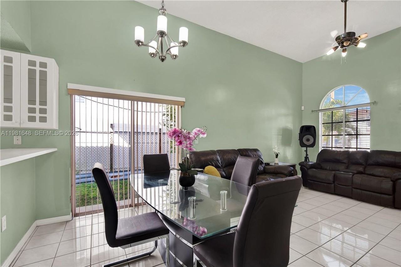 14138 Sw 164th Ter - Photo 7 of 22