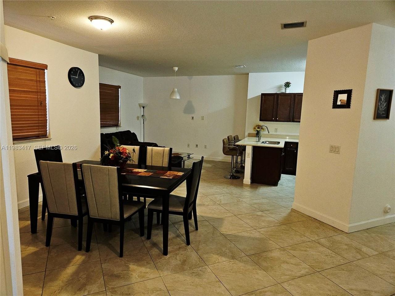 290 Nw 109th Ave - Photo 5 of 22