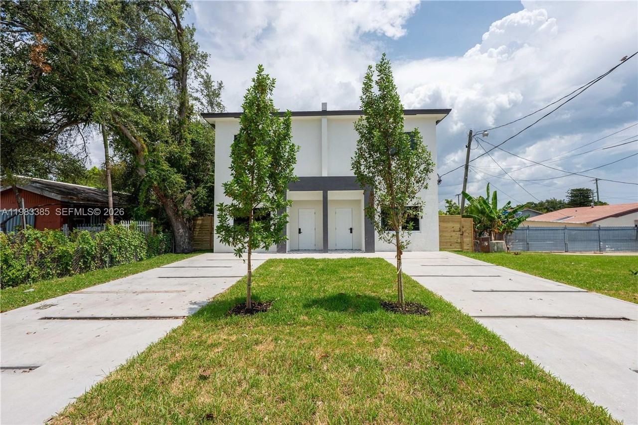 2121 Nw 45th St - Photo 6 of 22