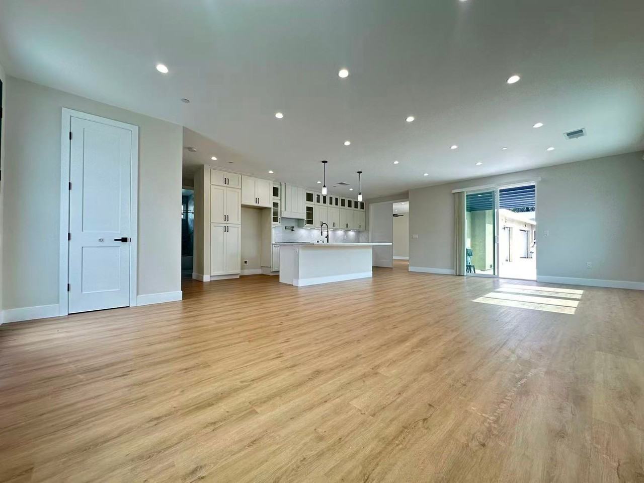 204 N Willow Ave - Photo 2 of 16