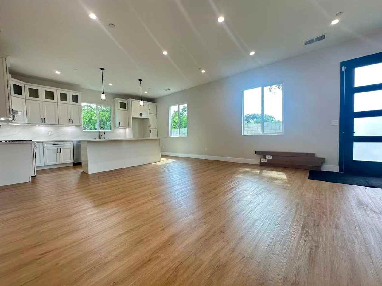 204 N Willow Ave #B - Photo 3 of 14