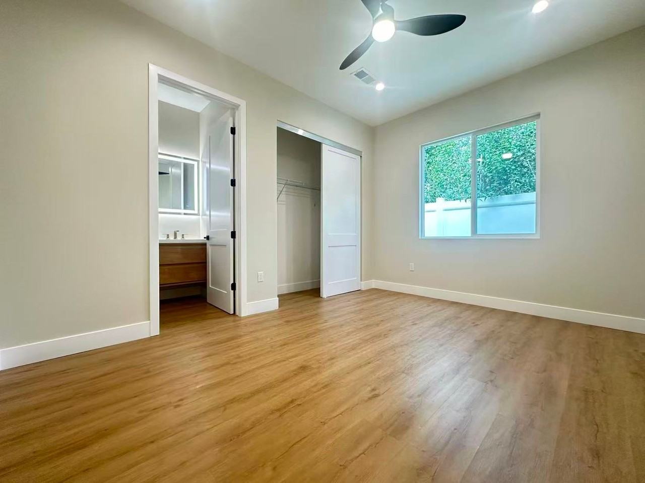 204 N Willow Ave #B - Photo 6 of 14