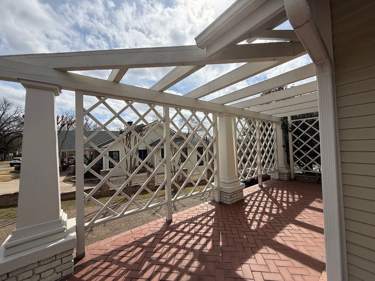 200 Ridgeway Dr - Photo 2 of 22