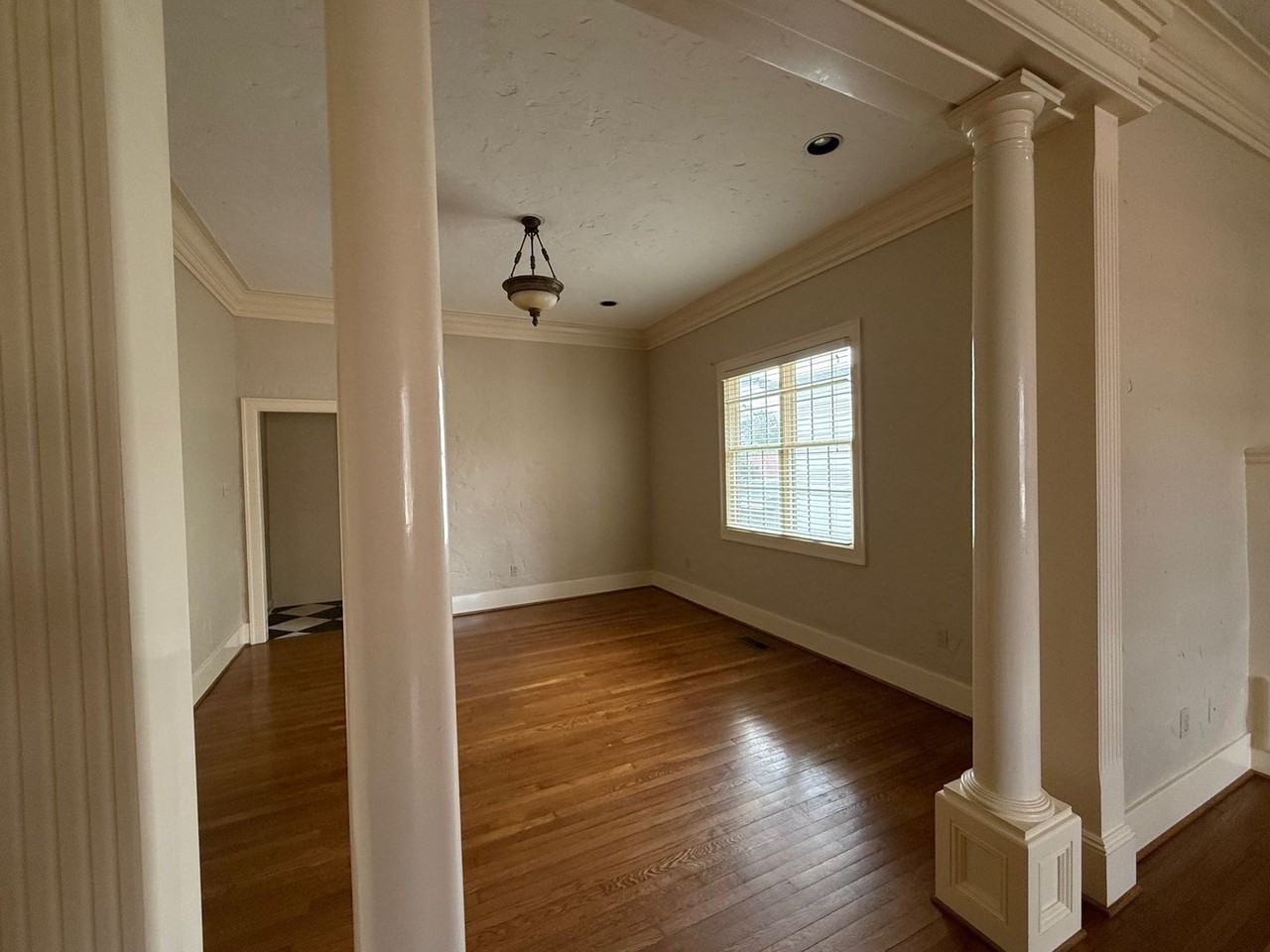 200 Ridgeway Dr - Photo 4 of 22